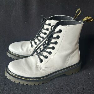 Dr. Martens Luana AW004 Women’s Leather Boots in White Size 7